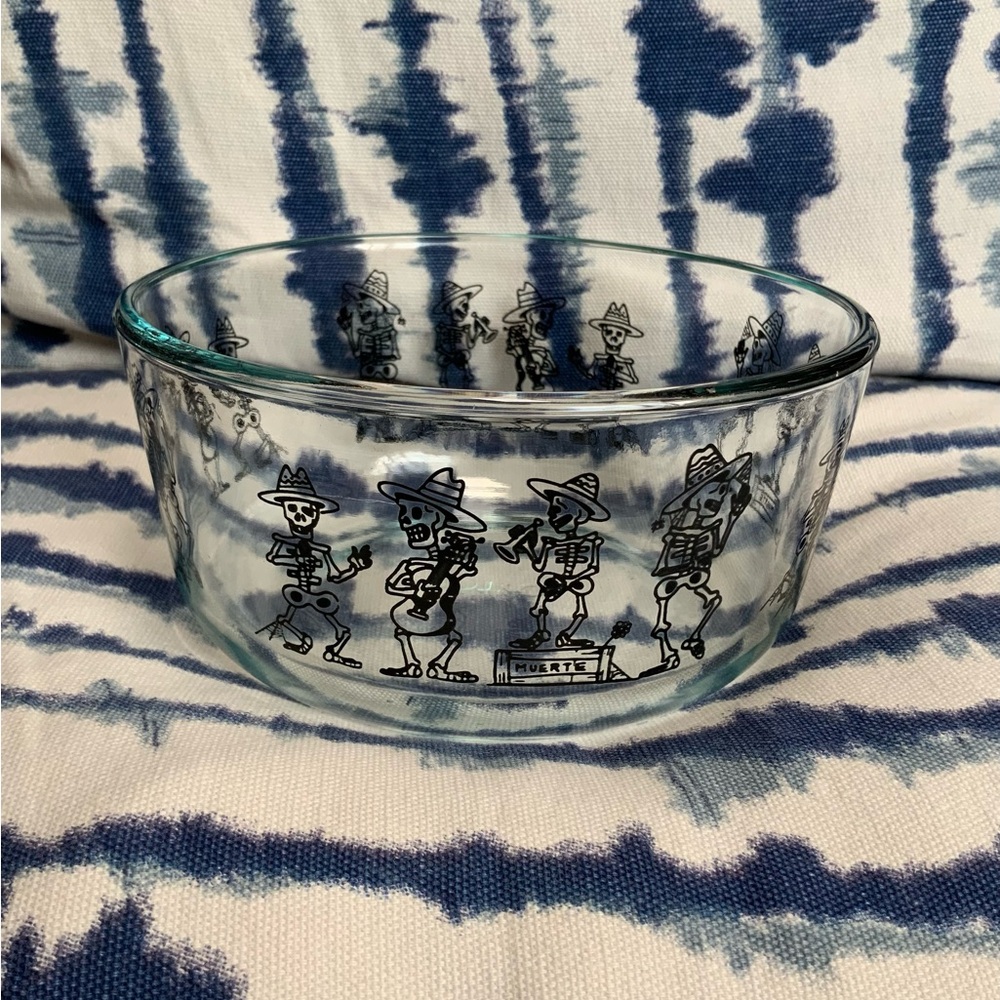 Pyrex Storage Bowl 4 Cup Halloween Skeleton Day of the Dead Dia De Los Muertos